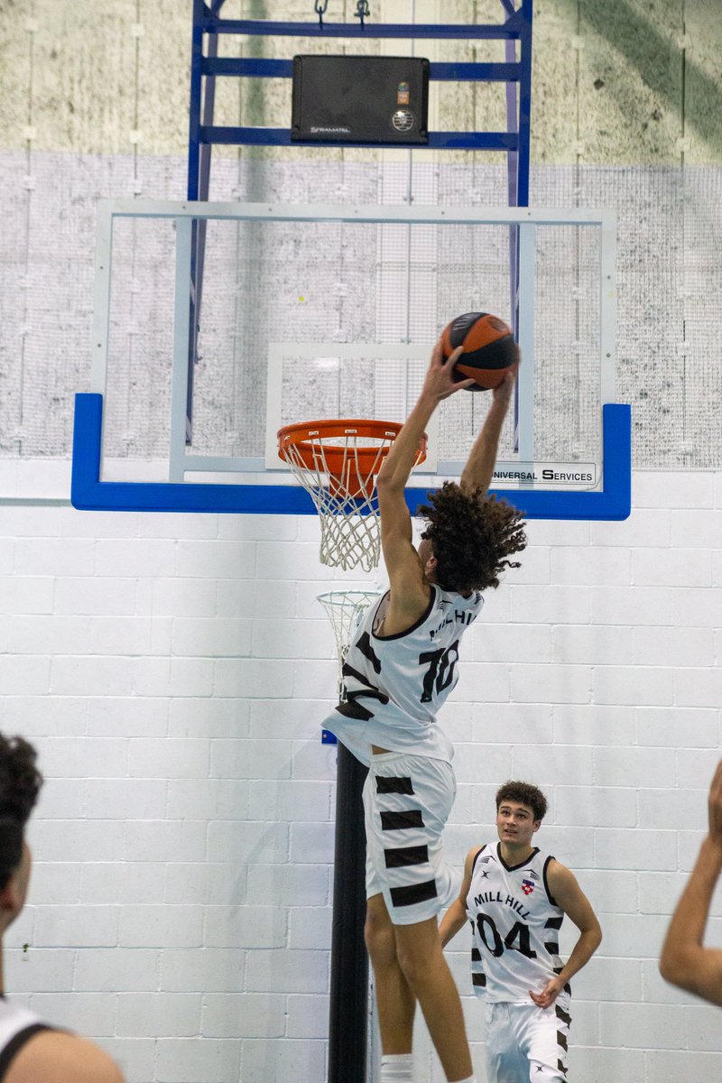 rafaelblakstad's tweet image. 💥ATHLETE💥
Coaches ‼️ I’m a Tall, Explosive, Athletic receiver who can GET UP THERE !
Have a look at some of my dunking highlights👇🏽
WR | 6’5 | 190 | 4.0 GPA | Co 25/26
@coachstevehagen @KrisDurham16 @georgereynolds_ @lamontewinston @_coachturner @danieldf211 @camwinston4