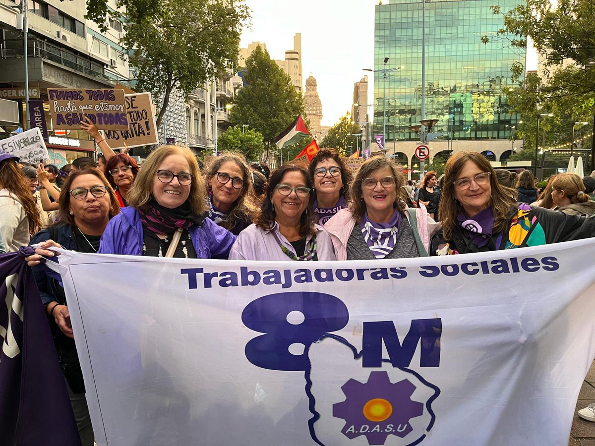 Cómo cada 8M , las Trabajadoras Sociales nucleadas en ADASU, decimos presente y reivindicamos la lucha de las mujeres y disidencias por una sociedad equitativa, en la que no haya desigualdad ni discriminación por motivos de género.

#8M2025
#MarzoMesDeLasMujeres
#AdasuPresente