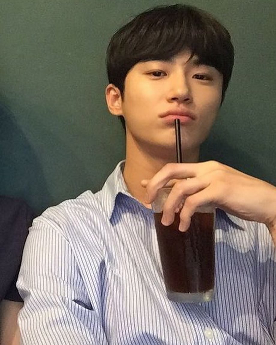ᴮᵞᴱᴼᴺᴹᴼᴿᴺᴵᴺᴳ 
변쏘몰로 시작하는 하루 ৲( ᵒ ૩ᵕ )৴♡*৹