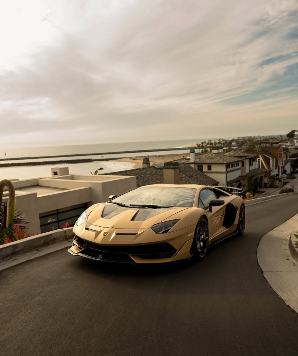 Berthayyds's tweet photo. Lamborghini Aventador SVJ ☀️ https://t.co/YHY49qzbzv