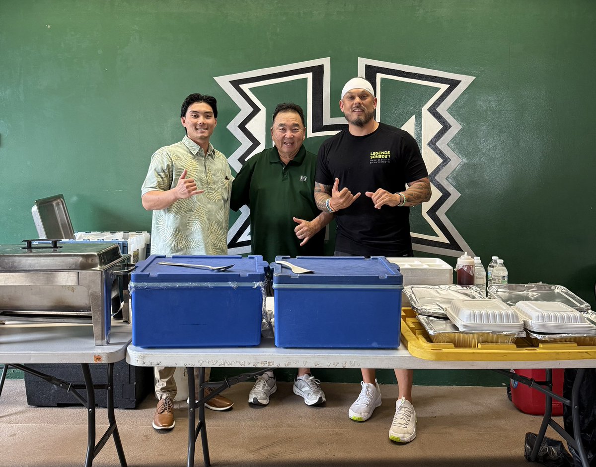 JNIEL8's tweet photo. Mahalo to #MrKodama @dkSteakHouse #Sansei for Providing the #PreGame #Meal for #Baseball #FuelTheBows #HomePlateHeroes @KoltenWong @AquariesEnt โพ๏ธ๐ค๐พ๐ค๐พ @HawaiiAthletics @RobDeMelloKHON @StephenTsai https://t.co/ORwsam339K
