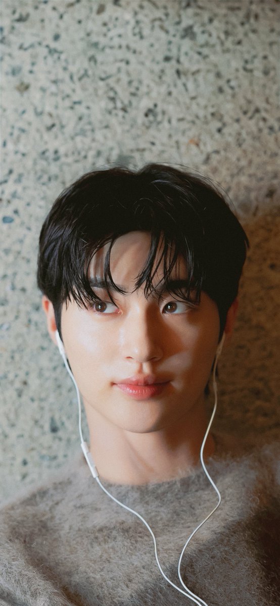 250310 Weverse 

[Behind the Scenes]
Byeon WooSeok 2025 Seasons's Greeting 

WooSeok's Wishlist🌱
2025년에도 우석과 함께💖

#변우석 #ByeonWooSeok 
#폰배경 #변우석폰배경 #벼누서기폰배경 
#wallpaper #lockscreen