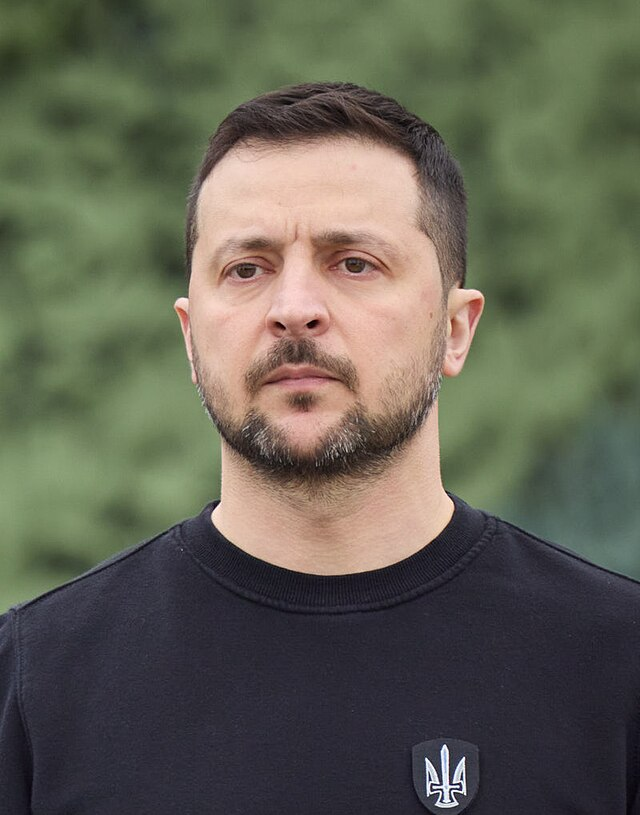 nezvany_host's tweet photo. Pamatujete si člověka, který mohl úplně za všechno? To je on dnes... https://t.co/U7RwqctZyv
