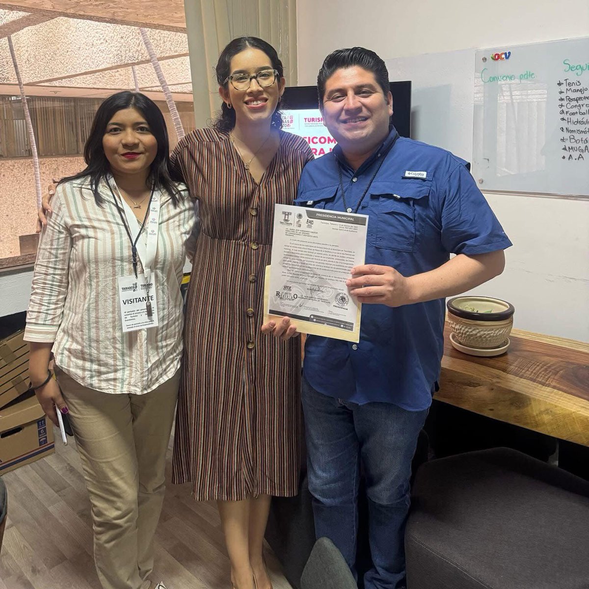 El alcalde de #Tacotalpa, <a href="/RickiArcos/">Ricki Arcos</a> Perez, y la Directora de la <a href="/OCV_Tabasco/">OCV Tabasco</a> María José Hernández, sostuvieron una importante reunión para coordinar los trabajos del Festival del Mutusay y la tradicional Pesca de la Sardina, eventos que se celebrarán el próximo mes de abril.