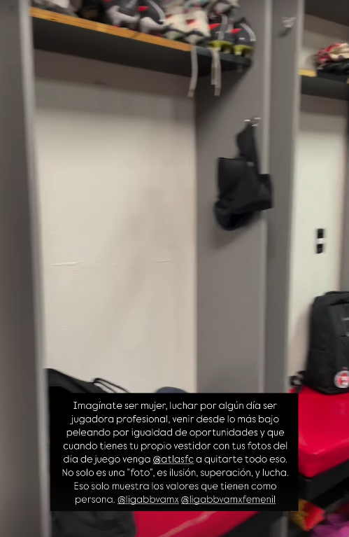 oncediariomx's tweet photo. HAY INCONFORMIDAD ❌

Las jugadoras de #XolosFemenil publicaron a través de redes sociales que los futbolistas de #Atlas retiraron sus fotos del vestidor luego de la victoria sobre el equipo varonil de Tijuana.

📸 Redes Sociales https://t.co/MfId1yUZ8C