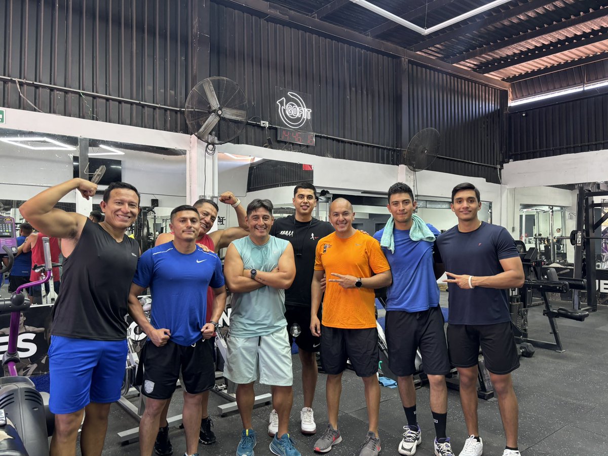 mortal_cano's tweet photo. En el bombeo.. 🤨 💪🏻 🇲🇽 🏀 https://t.co/5kz4sPDw1E