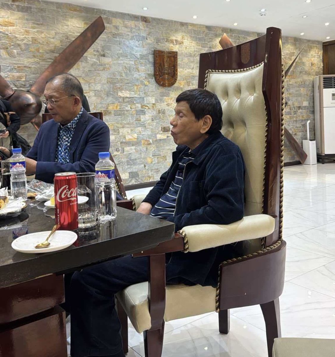 Sa lahat ng nagtraydor sa mamang ito… Antayin nyo ang taong bayan!😏

We are not Filipinos for nothing!✊
🇵🇭#Duterte