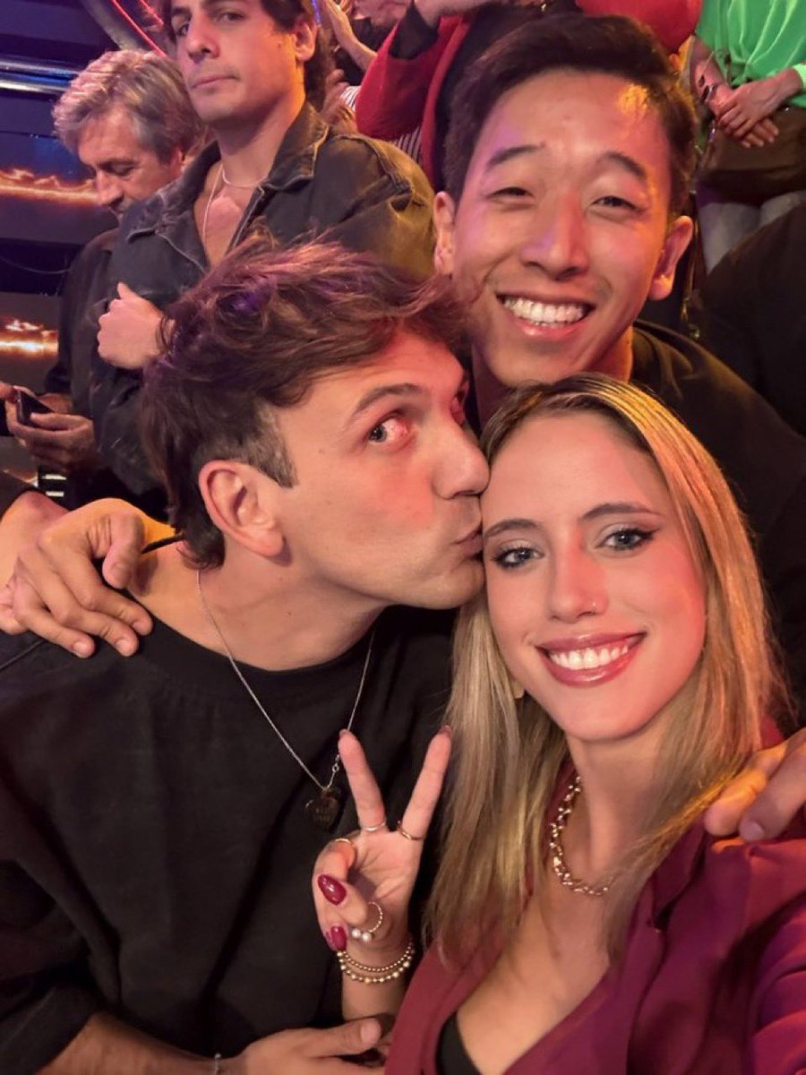 MatePopAR's tweet photo. Nueva foto de Bauti, Chino y Denisse de #GranHermano en la gala de esta noche, vía Twitter. https://t.co/IWCow80gPV