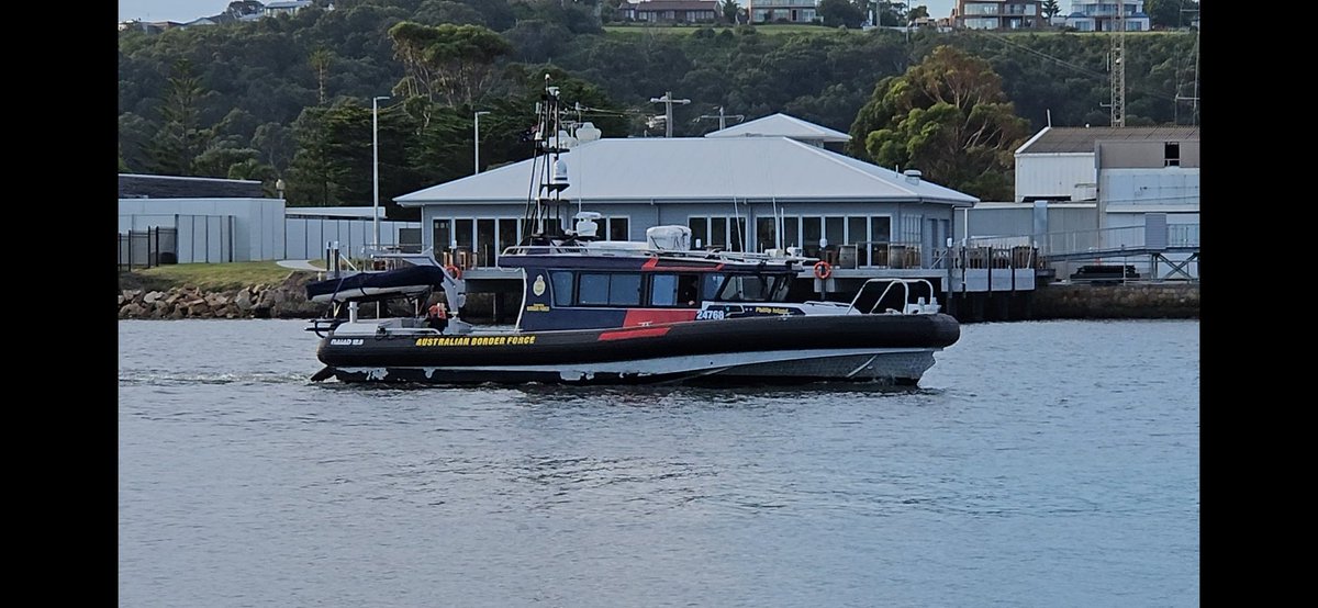 INLETBOATS's tweet photo. Australian border force https://t.co/jvnTiJpzDt