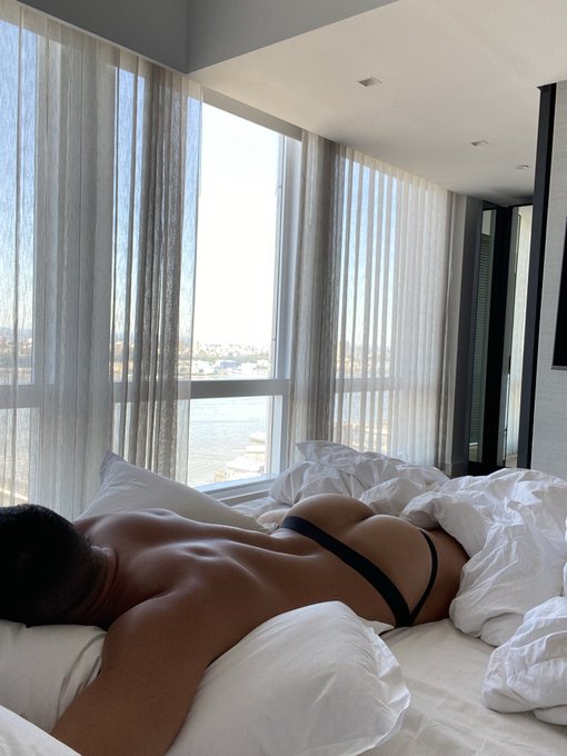 Watch GREU28's leaked NSFW photo on TwXstars