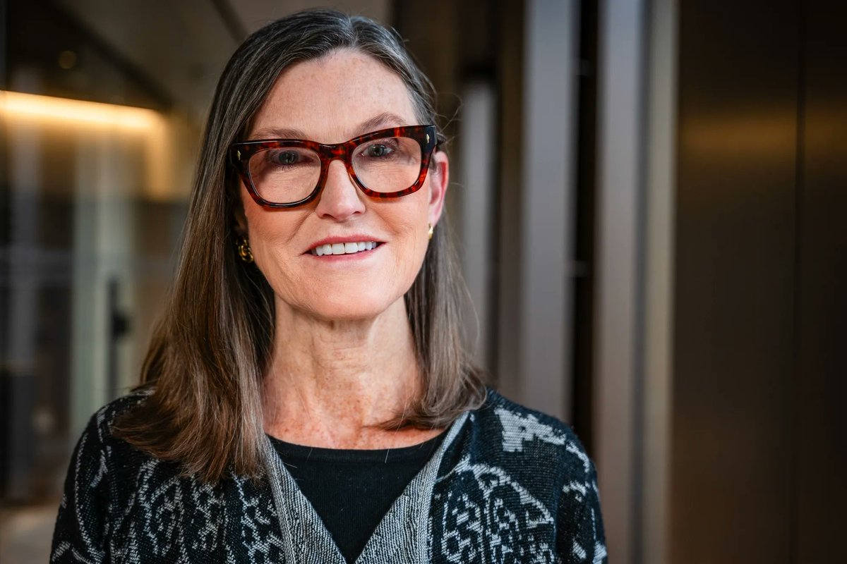 🟡"Recessione Graduale e Opportunità di Boom: Cathie Wood Prevede un Futuro Positivo per l'Economia USA"
