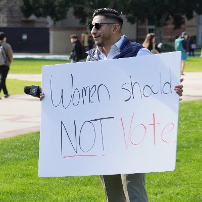 centuryann's tweet image. So that's the profile pic of the guy Sam Seder debated. Ok