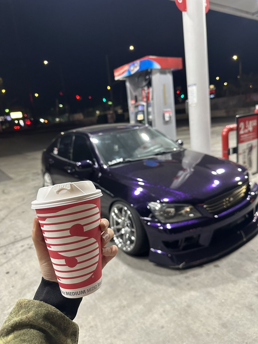 _skymartinez's tweet image. Oh yeah I turned 24