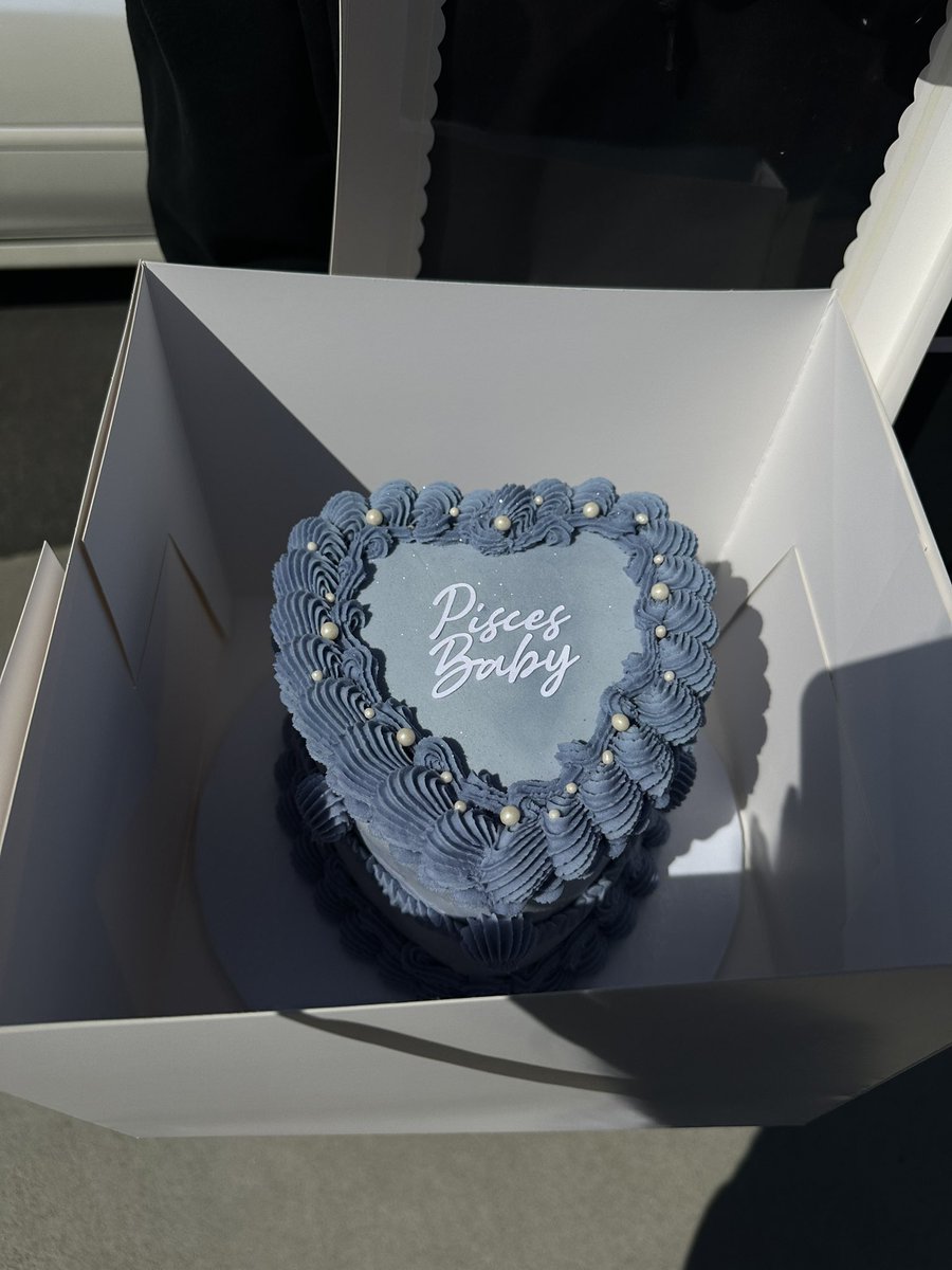 _skymartinez's tweet image. Oh yeah I turned 24