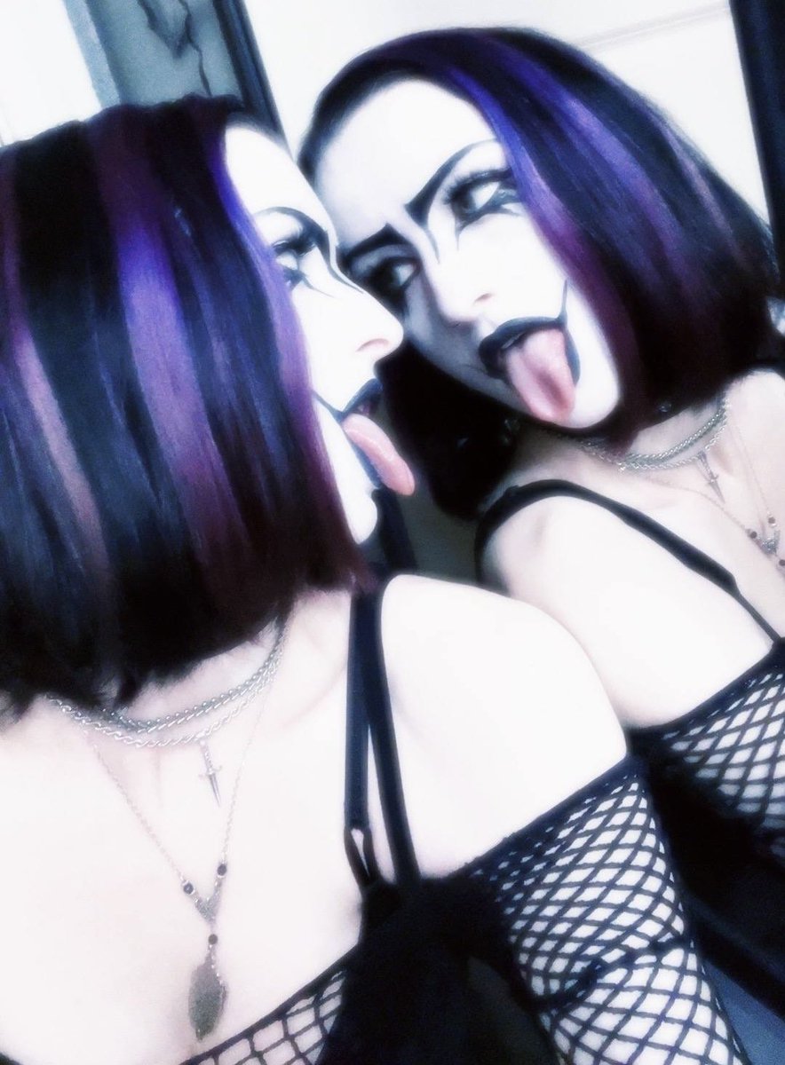 kitsune ❤︎ {they/them} (@gothicckitsune) on Twitter photo 