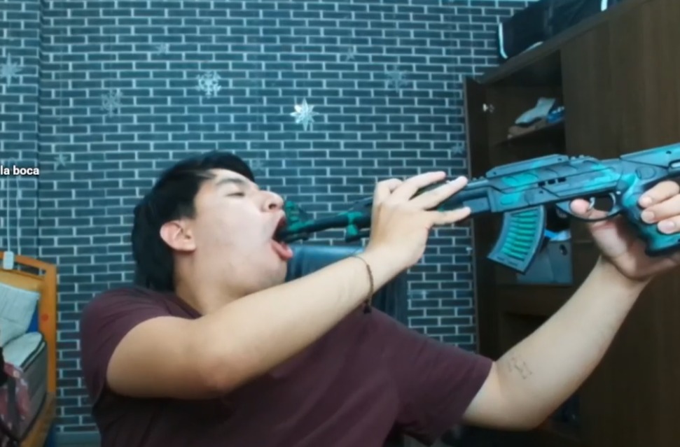 Larcplay tweet media