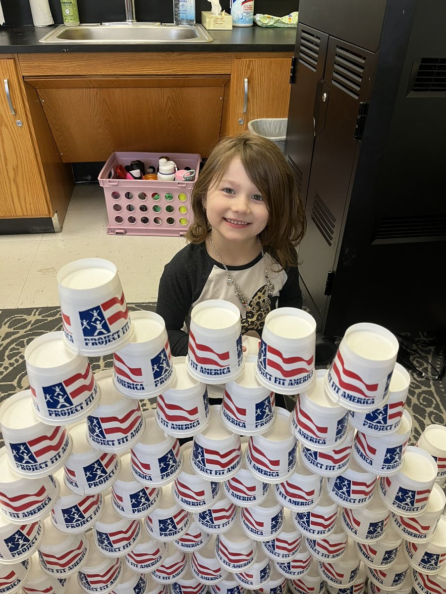 Fabulous1stCMS's tweet photo. 120 days of math magic! From counting to problem-solving, our first graders have been building their number skills every day. Keep up the great work! #120DaysOfMath #GrowingMathematicians https://t.co/Y8zwMG5V9L