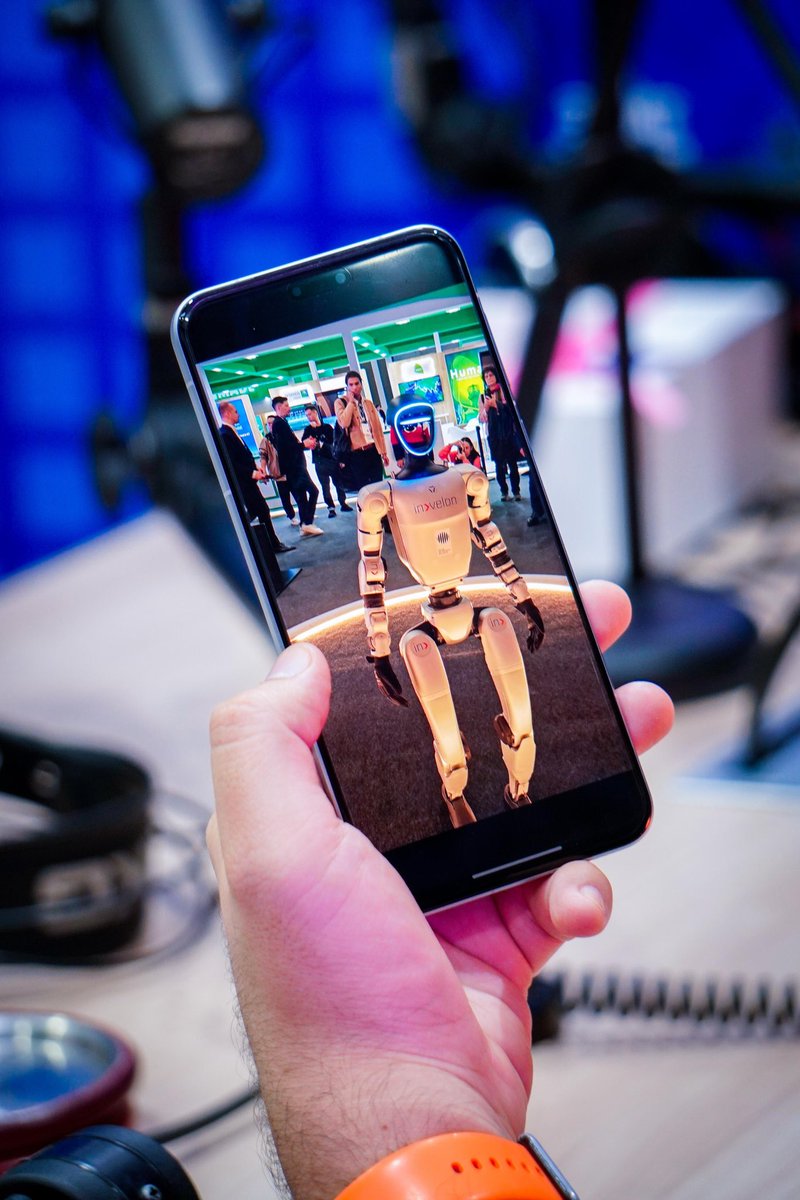 #LaTardeSinEstrés😎🔥 | Este lunes hablamos de la feria de tecnología que se realizará en Barcelona📲🙌🏼