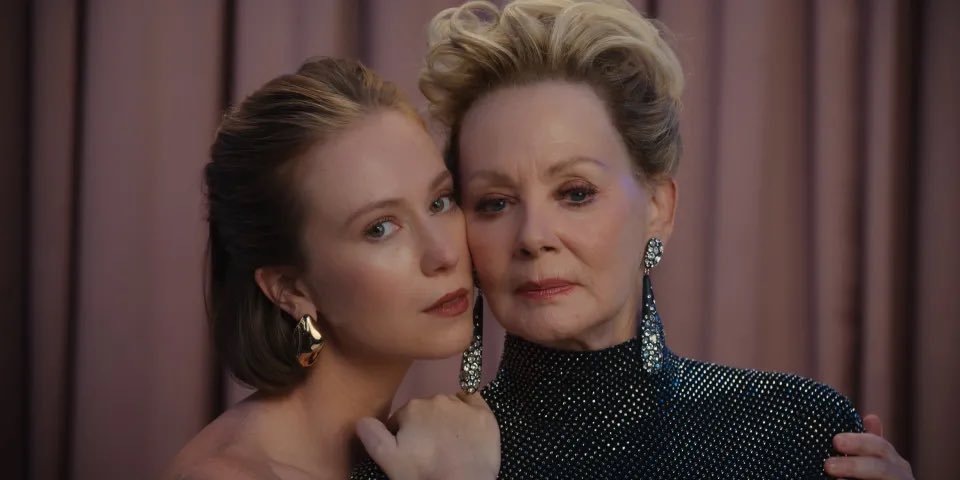 RealJohnJohnKJR's tweet photo. I love Sarah Paulson and Holland Taylor https://t.co/jHopapAZQZ