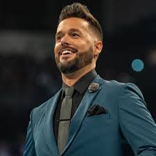Netstryke's tweet photo. Filling in for @AliciaTaylorWWE.
Please welcome back to #WWERAW the in-ring voice of @WWENXT
Mike Rome (@AustinMRomero)
#RAWisNETFLIX #RAWMSG https://t.co/LzzzfIQC0o