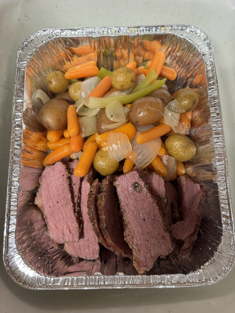 KurtBauche's tweet photo. Finished product! Corned beef, baby potatoes, baby carrots, celery, onions, cabbage. Easiest method I’ve ever tried. #cornedbeef #cabbage #howtobbqright #kbouzercooks @recteq_official https://t.co/mMwqHI1UvG