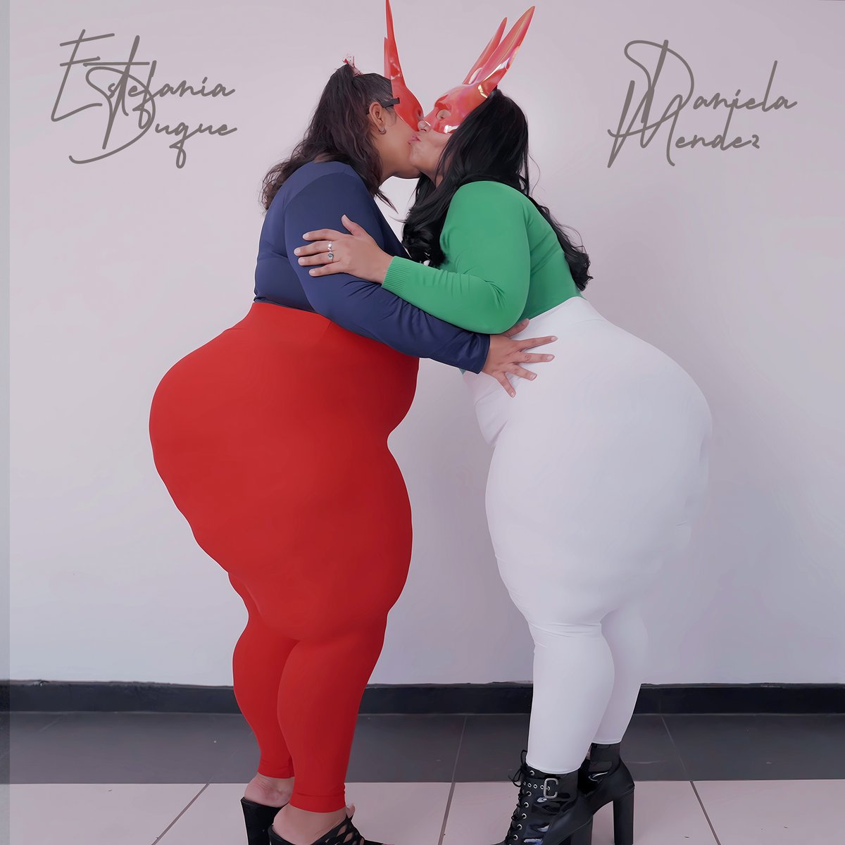 COMING.. YA VIENE.. 
Estamos trabajando ... ⚒  
Modelos: Daniela Mendez &amp; Estefania Duque.
megabuttmodels.com
Mr Supremo Producciones 🎞 
#plussize #bbw #photography