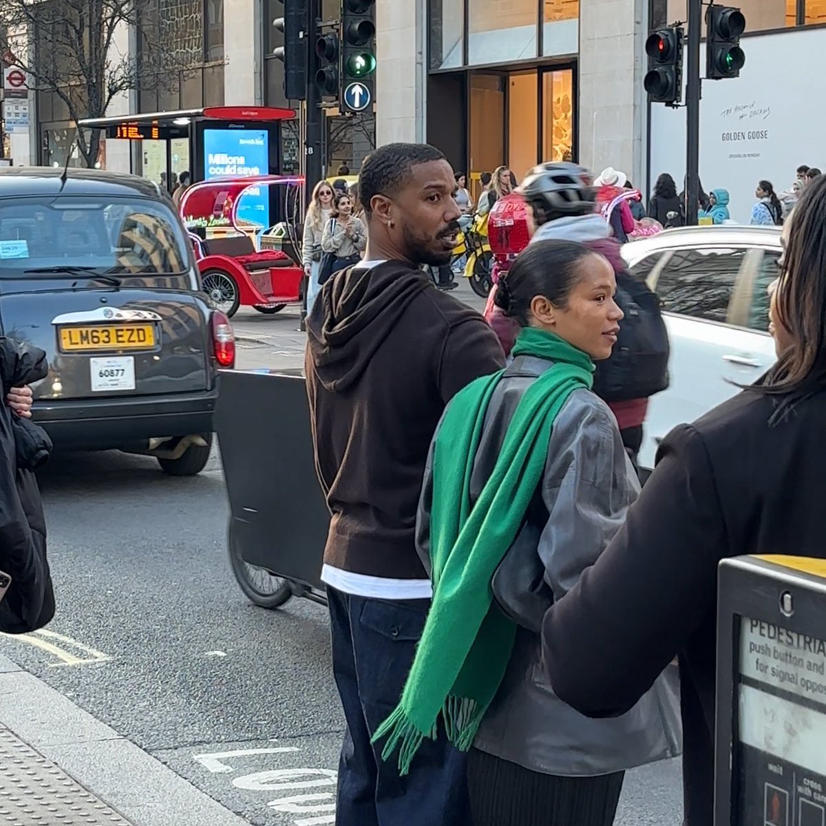 tayrussellfiles's tweet photo. taylor and michael in london recently ! https://t.co/bFP0dzk30S
