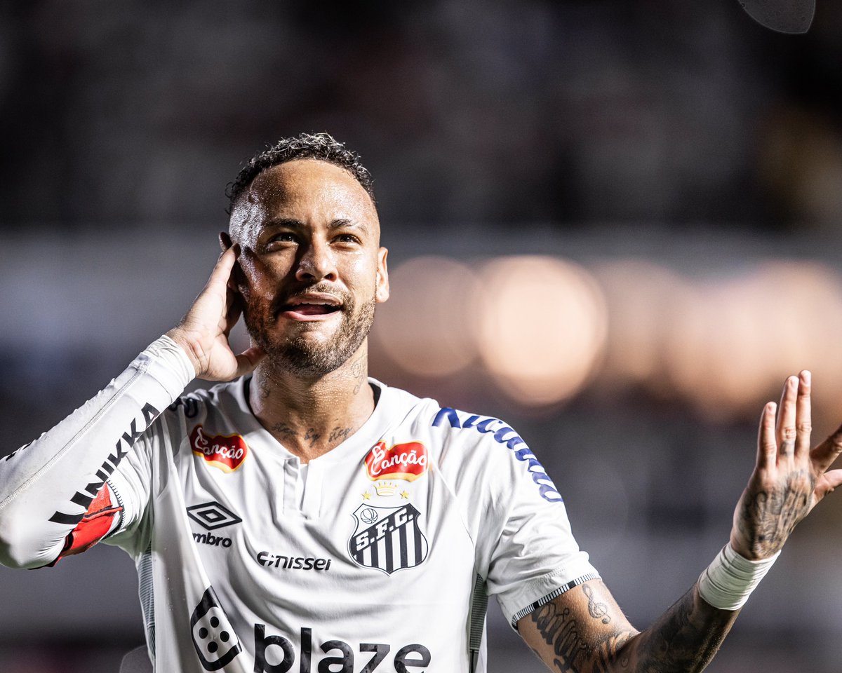 santristajr's tweet photo. Jamais será o culpado, e sim, a solução.

Estou e sigo fechado com o @neymarjr até o fim, jamais soltarei as mãos do Príncipe por conta de fofoca e perseguição da mídia. 

O gênio joga no meu time, e é o meu camisa 10.

Pra cima, meu 10. Juntos, até o fim. 👑 https://t.co/G2P3SKsETq
