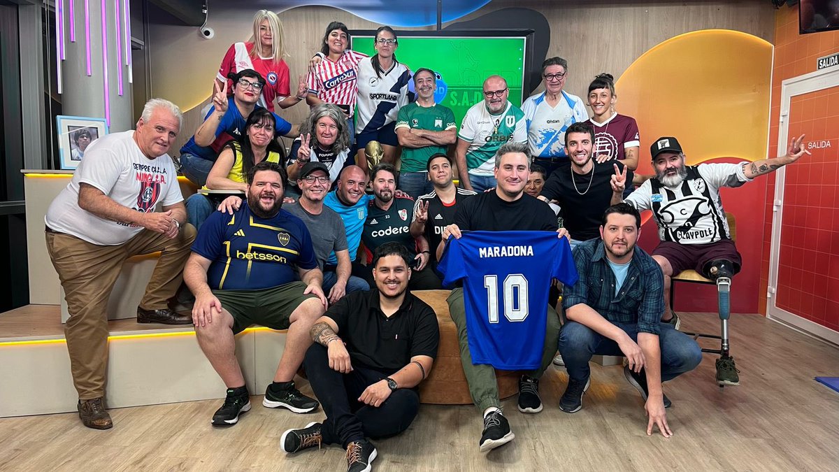 📣¡Somos #SAD, somos 'Siempre al Diez'!

🏟️Hoy copamos la tribuna, el miércoles copemos el Congreso y defendamos a los jubilados.

🎙️ <a href="/DiganmeRingo/">Ezequiel Fernandez Moores</a>, <a href="/Fglamas/">Fede Lamas</a>, <a href="/rodriguezmanu5/">Manuel Rodríguez</a> y <a href="/FrancoFormoso/">Franco Formoso</a> te esperan el próximo lunes de 20:00 a 21:00 en El Destape Deportes.