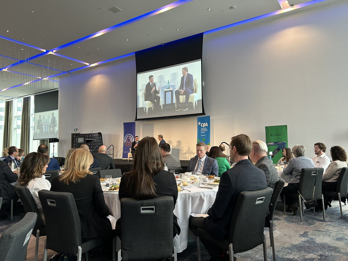 Bulavinaka's tweet image. Alberta's Minister of Finance and President of Treasury Board @NateHornerAB speaks to the Edmonton business community at the @EdmontonChamber luncheon. A tough but prudent budget in anticipation of uncertain economic times. I like this Minister!