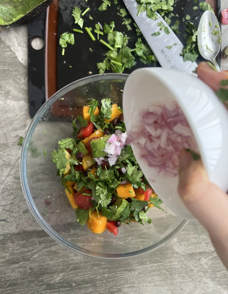 #dinner #salad 

he world's fruit and vegetable salad: mango 🥭