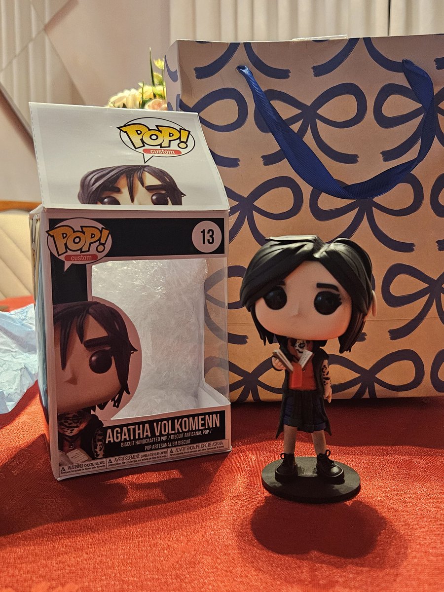 tiinkerel's tweet photo. oi fandom do ordem OLHEM O QUE EU GANHEI DE PRESENTE AAAAAAAAAAA https://t.co/iKiDhfvgHt