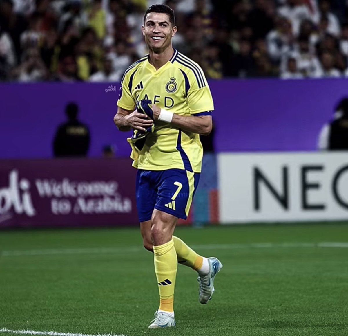 يحبناااااااااا💛🥹