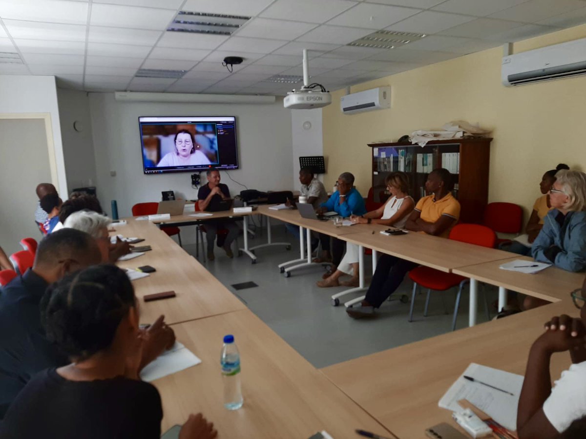 FAGEFO's tweet photo. Réunion d’information syndicale @FOAgriculture à la #DDAF #Martinique ce 10 mars. 
Anim��e par Stéphane TOUZET, @HeuzeChristine et Soizic BLOT en visio depuis la métropole. 
Un grand merci à notre Camarade David PERINA pour l’organisation de cette réunion, véritable succès riche d’échanges.