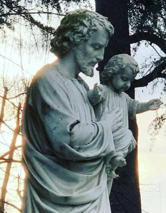 28isabelMaria's tweet photo. «Su misión, como padre del Niño Jesús, consistió en ser la imagen de Dios Padre a los ojos del propio Hijo de Dios. En la simplicidad de la vida cotidiana, San José ejercía como jefe de la Sagrada Familia, una verdadera autoridad sobre el Hijo de Dios.» https://t.co/4GCSPQy58m