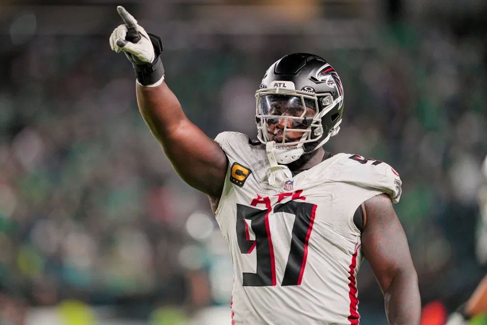 HauserStorm's tweet photo. What a day for the Bears and their improved trenches. Fired up for what this will allow us to do the rest of the offseason! 

#BearDown #LetPolesCook https://t.co/vvapRlYUHI