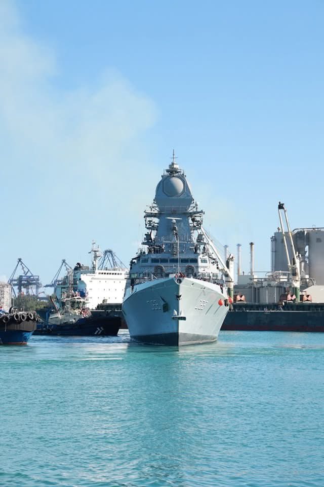Vidithardy's tweet photo. 🇮🇳🇲🇺 INS Imphal, a Visakhapatnam-class destroyer, has arrived at Port Louis, Mauritius, to take part in the Mauritius National Day celebrations on March 12.

#INSSImphal #IndianNavy #MauritiusNationalDay #IndiaMauritius #MaritimePartnership https://t.co/pyXoF68JEJ
