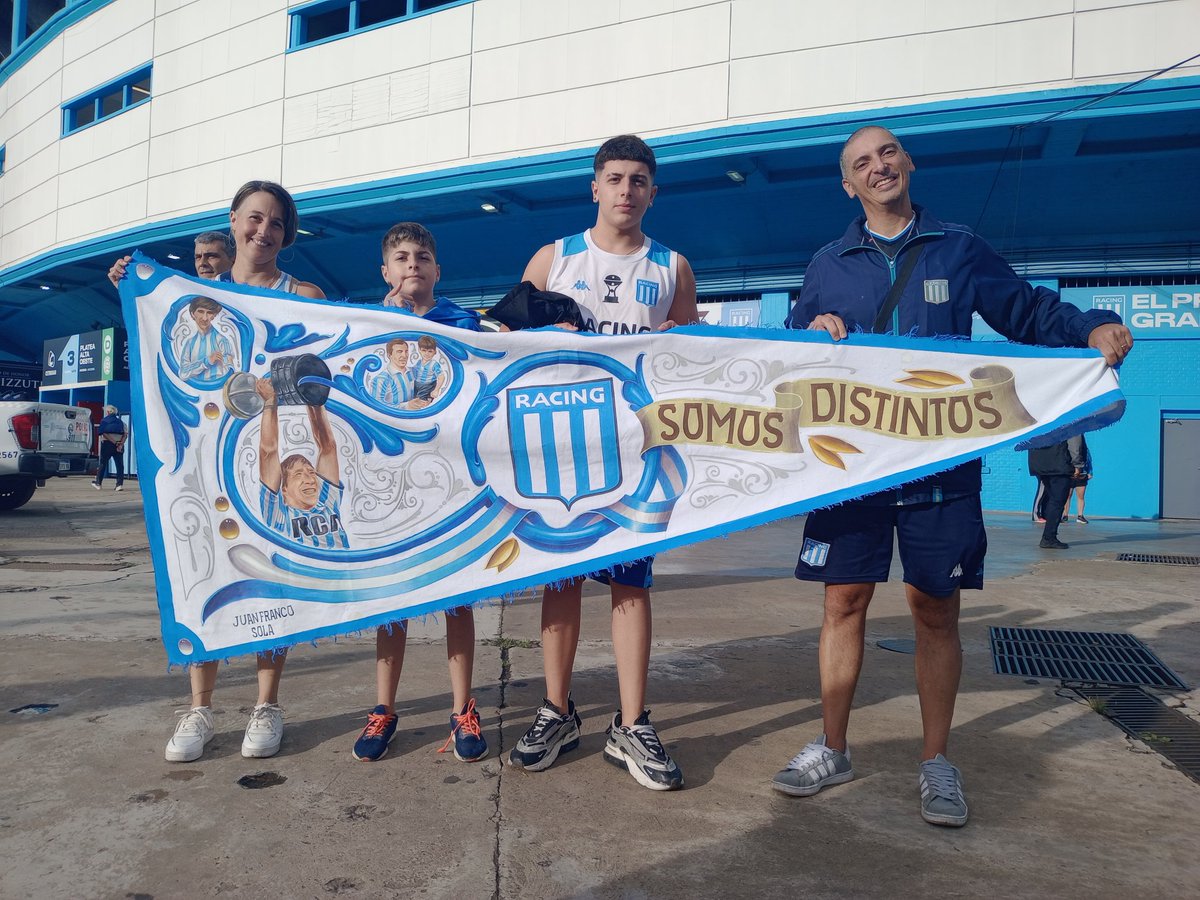 Aunque ganes o pierdas!!!

SOMOS DISTINTOS: Seguimos festejando nuestro día. En nuestro Facebook podés descargar las fotos de esta fiesta💙🤍💙🤍💙🤍