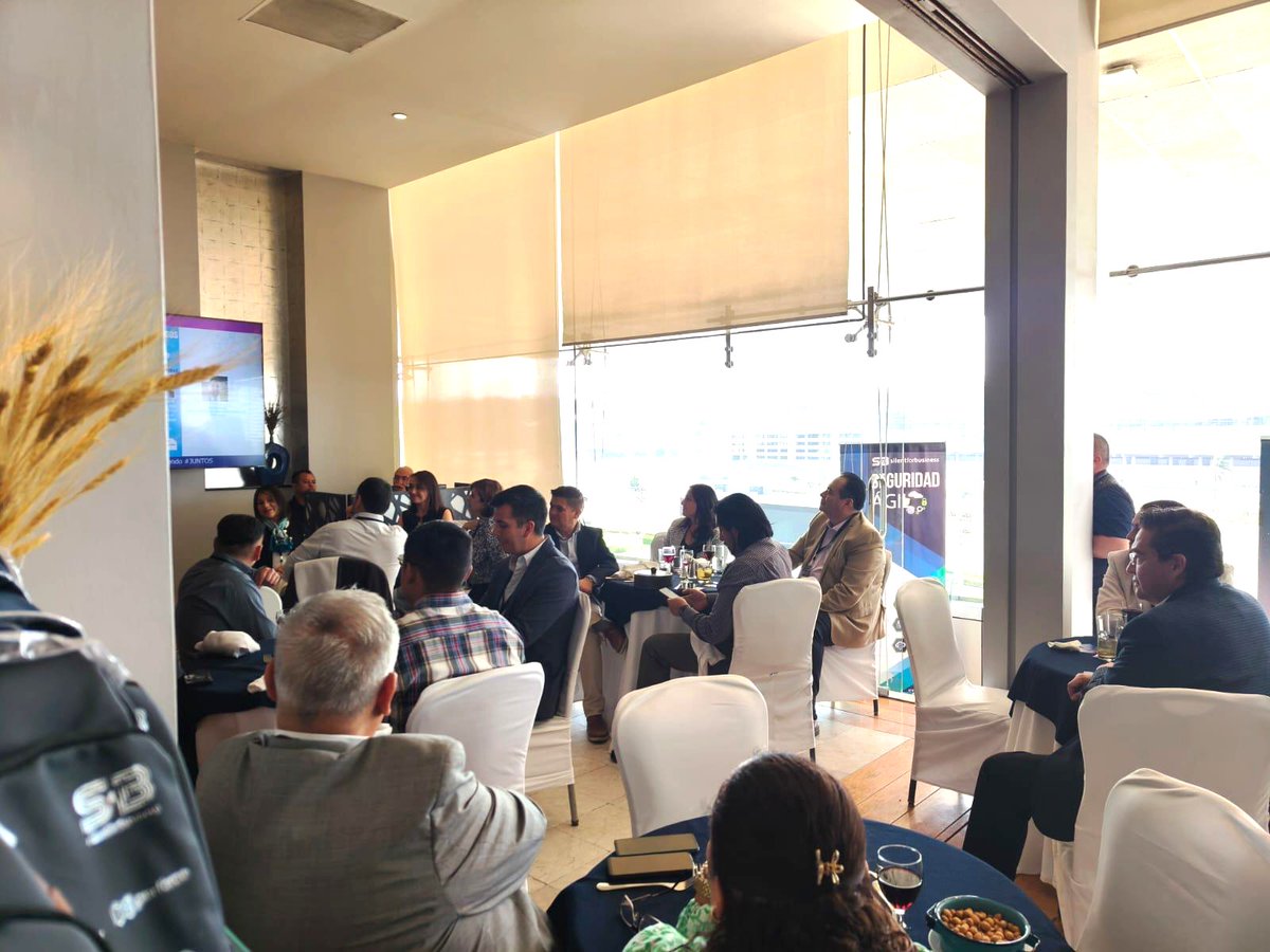 silent4business's tweet photo. 🙏 ¡Gracias a The C Class por el espacio! ✨
Fue un honor formar parte del evento "Nube, Datos, Procesos y Seguridad a partir de la IA" en el #Hipódromo de las Américas. 🛡️👨💻🔒
#TheCClass #SeguridadEnLaNube #IA #TransformaciónDigital #SeguridadDigital #InfoSec https://t.co/iOVgOujNTO