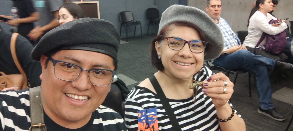 Ya listos para ver #johannesacreblu en <a href="/LibreriasGandhi/">Librerías Gandhi</a> Más personal #johannesacrebluencine #johannesacrebluenpantallas