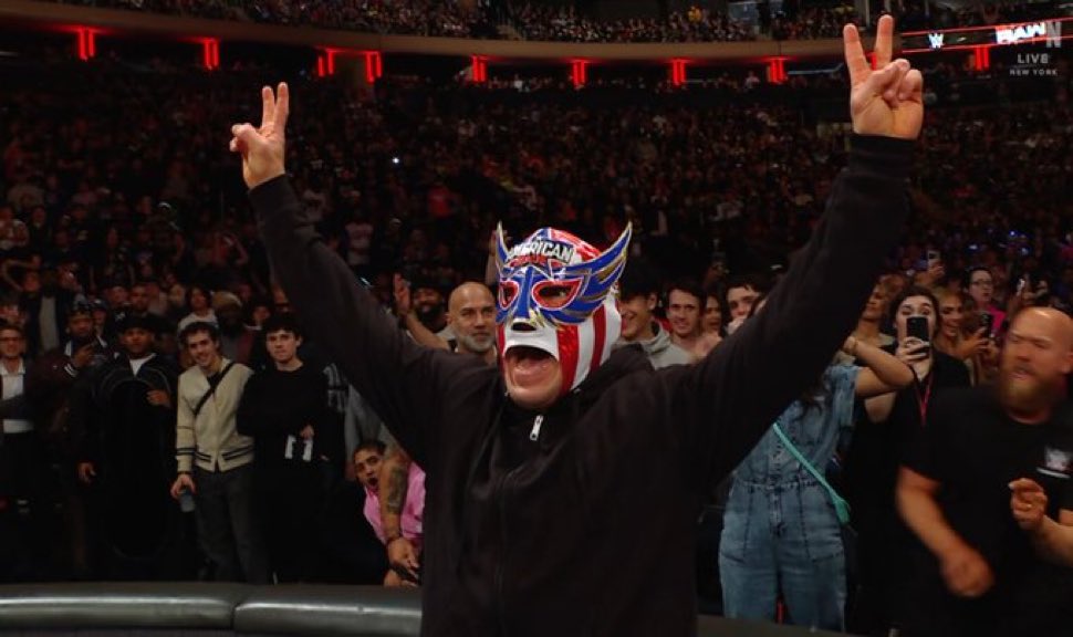 HEAVYWHAVOC's tweet photo. I Wish Chad Gable was on #WWERaw tonight but this guy is cool tho. 😂 https://t.co/l9CIqEMcn4