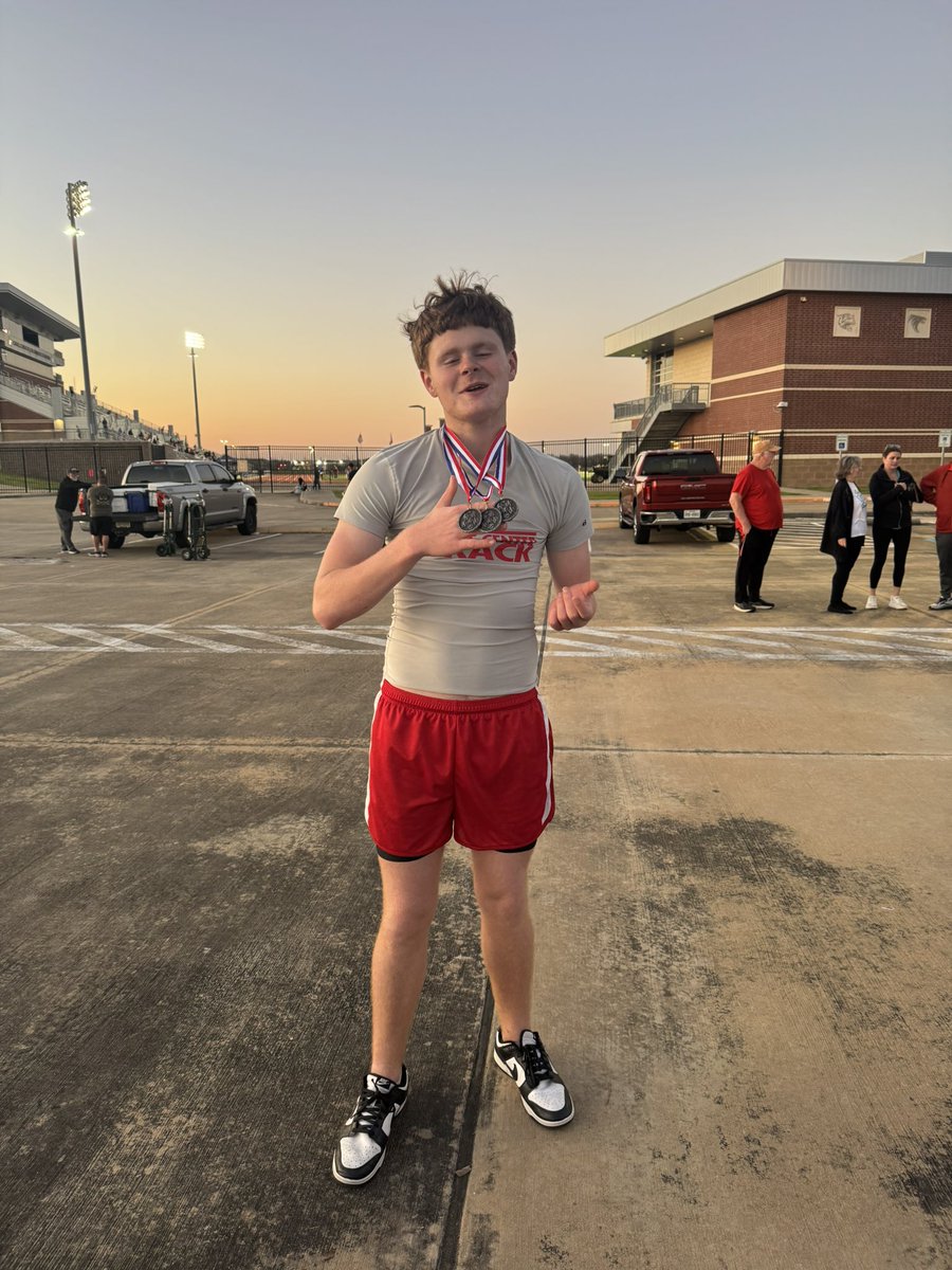 SCIS_BoysAth's tweet image. Great start to the District Track Meet!