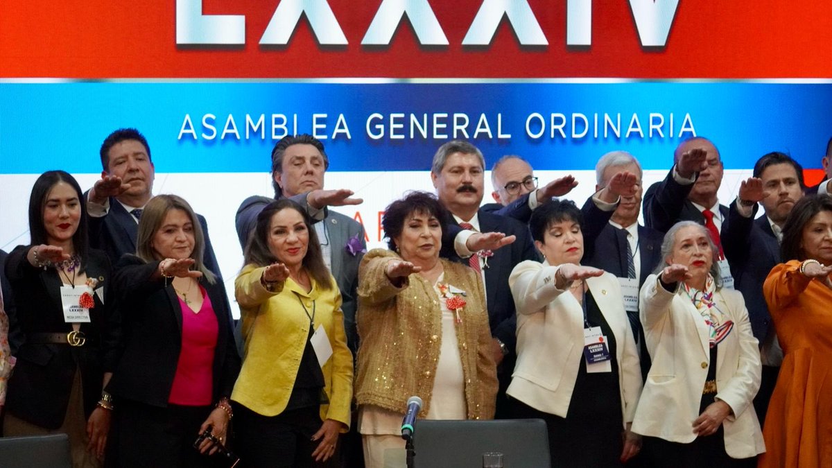 En representación del Gobernador <a href="/manolojim/">Manolo Jiménez Salinas</a> acompañé a <a href="/ESPEAZAR/">Esperanza Ortega Azar</a>, en su toma de protesta como Presidenta Nacional de la 
<a href="/CANACINTRAMex/">CANACINTRA México</a> para el periodo 2025-2026.