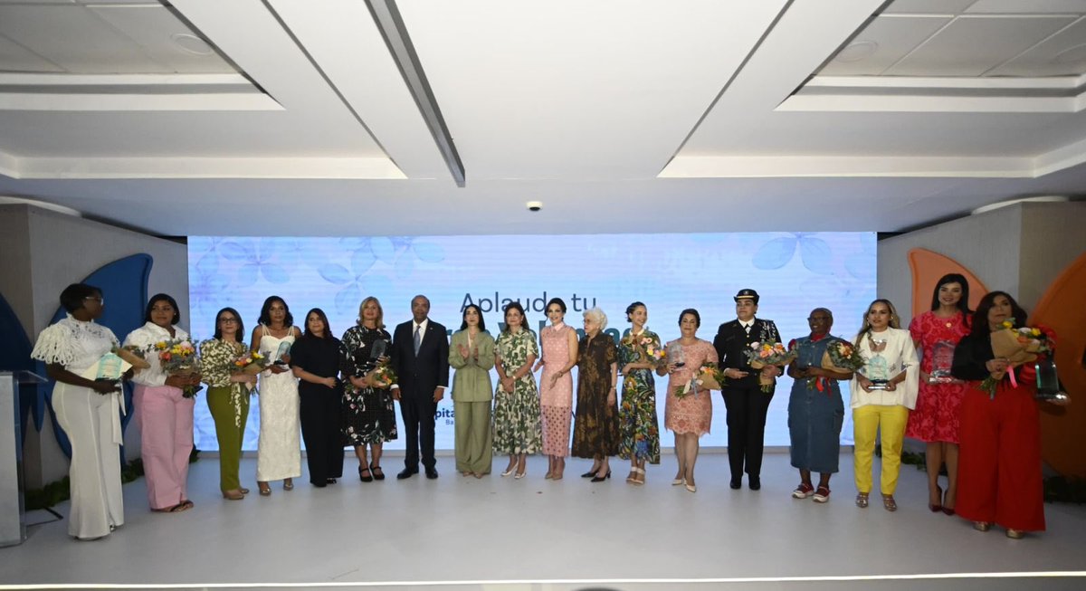 Hoy celebramos "Aplaudo tu gran voluntad", un evento de nuestro <a href="/VoluntariadoBR/">Voluntariado BR</a>, en el que reconocimos el inmenso valor de las mujeres dominicanas. Mujeres que nos inspiran con sus historias de vida y nos motivan a creer en un futuro mejor para nuestro país.

Me siento