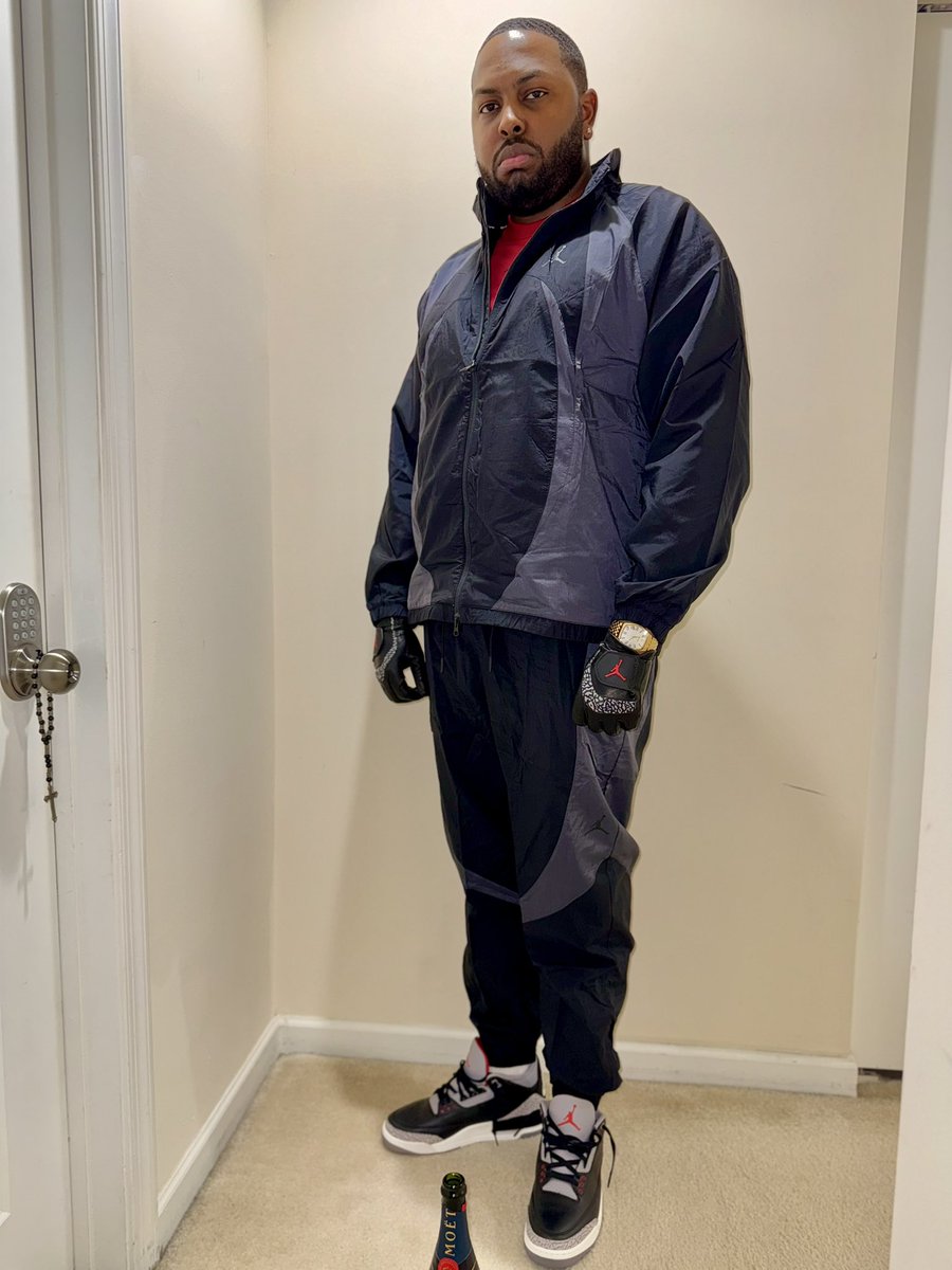 YoungMeccaDon's tweet image. Born on 3/8 ‘cause I’m special 👉🏽💥 #ShaqYear 
#Thisis34
#IfTheGloveFits …