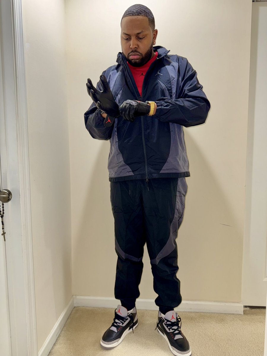 YoungMeccaDon's tweet image. Born on 3/8 ‘cause I’m special 👉🏽💥 #ShaqYear 
#Thisis34
#IfTheGloveFits …