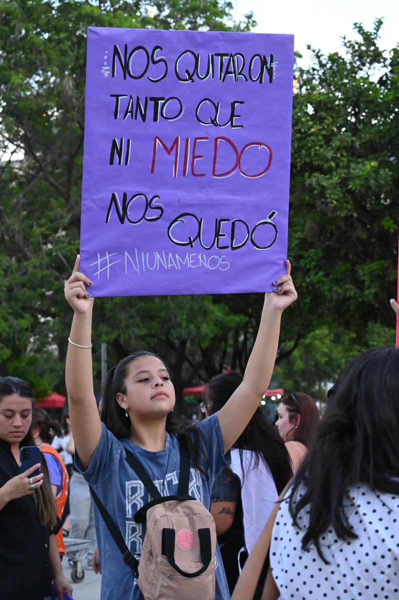 giselmahmud's tweet photo. #8M Hoy marchamos! 

Por vos.
Por todas.
Por las que no están.
Por nuestras hijas.
Por nuestros derechos.
Porque no retrocedemos!
Marchamos porque nos siguen matando.
Porque queremos que nuestras voces valgan!
Porque estamos hartas. https://t.co/ZoDToZ6fBq