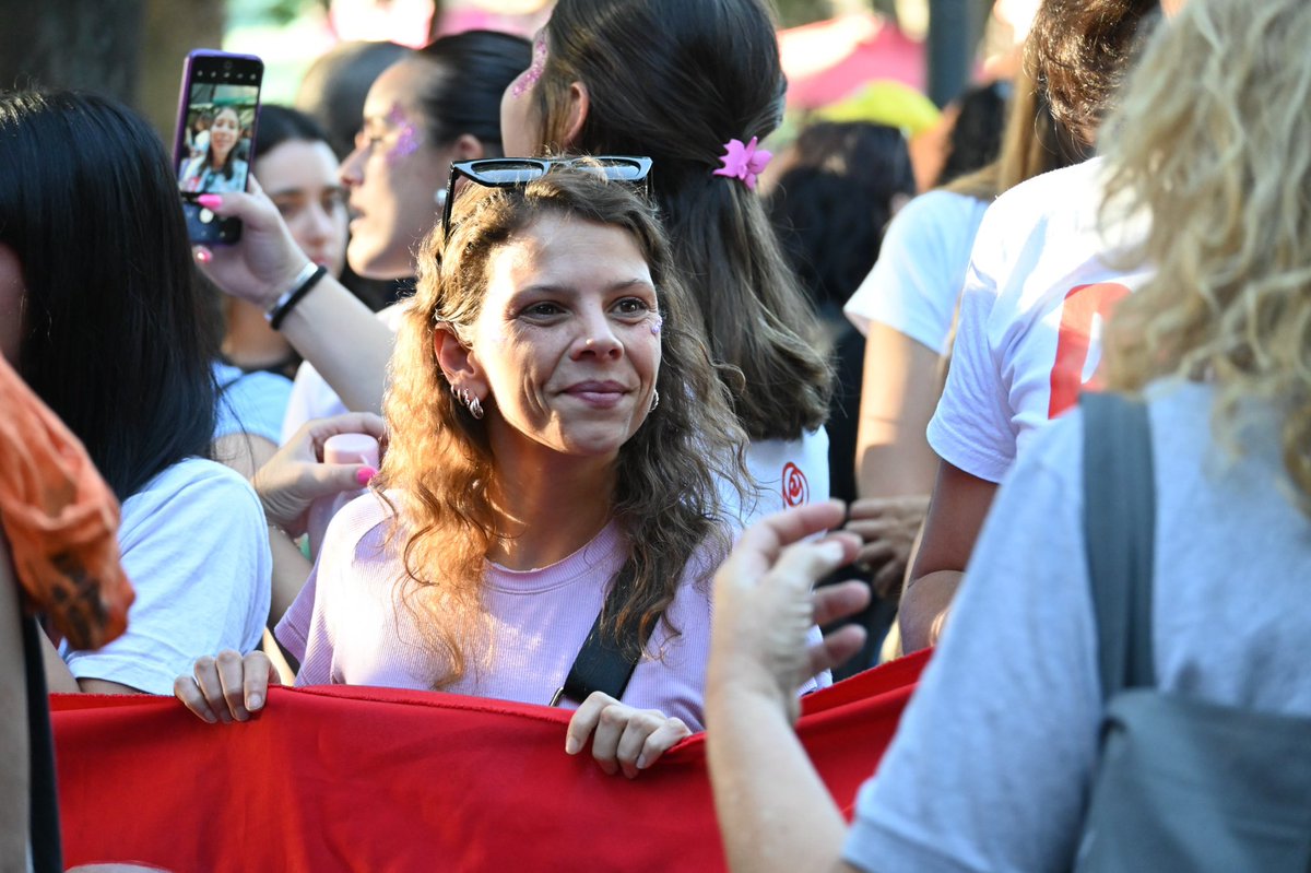 giselmahmud's tweet photo. #8M Hoy marchamos! 

Por vos.
Por todas.
Por las que no están.
Por nuestras hijas.
Por nuestros derechos.
Porque no retrocedemos!
Marchamos porque nos siguen matando.
Porque queremos que nuestras voces valgan!
Porque estamos hartas. https://t.co/ZoDToZ6fBq