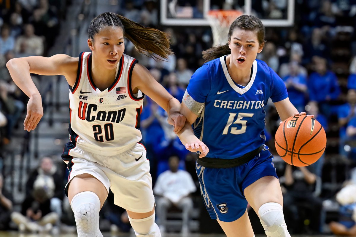 SportsZoneKCAU9's tweet image. UCONN CAPTURES BIG EAST TITLE!  

The UConn #Huskies secure its 23rd Big East Conference title with a 70-50 win over the Creighton #Bluejays, who appeared in its first conference championship game since 2016. 

 Image Courtesy: AP  

READ HERE 🏀⬇️
siouxlandproud.com/sports/paige-b…