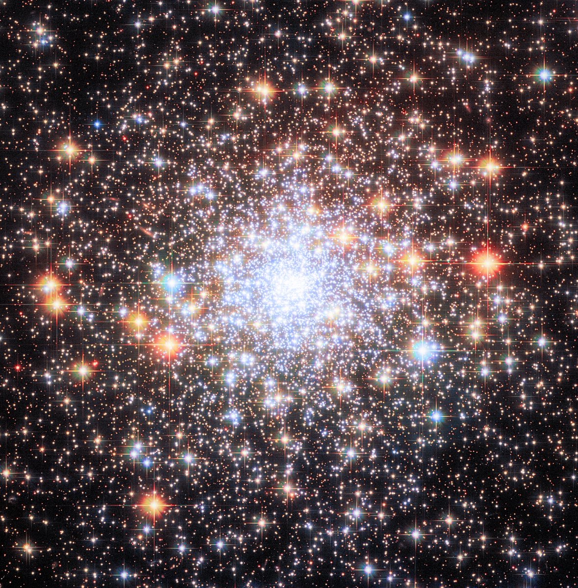 #NGC6652 a #star sparkled globular #cluster dense with with activity as in lies in our #milkyway just some 30000 #lightyears.

#astrophotography #universe #science #cosmos #moon #stars #galaxy
#astrophysics #physics #photography #nightsky #spacex #milkyway #hubble #telescope